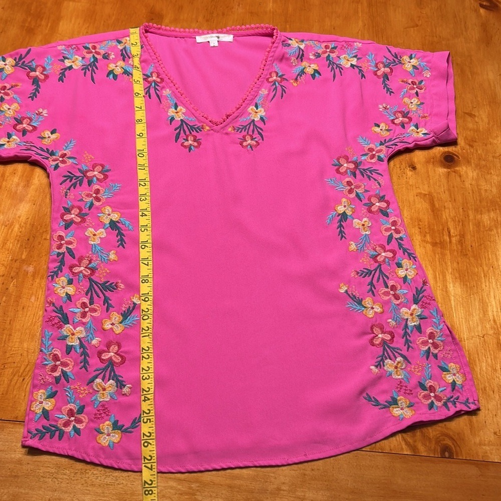 Andree by Unit Boho Pink Floral Embroidered V-Neck Peasant Blouse Short Sleeve - Picture 4 of 10
